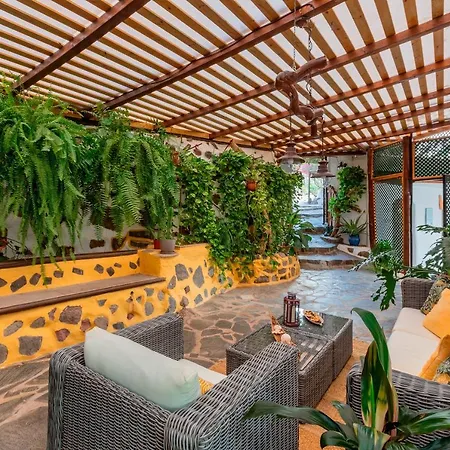 Casas De La Rueda - El Patio