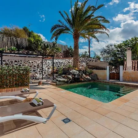 Casas De La Rueda - El Patio *