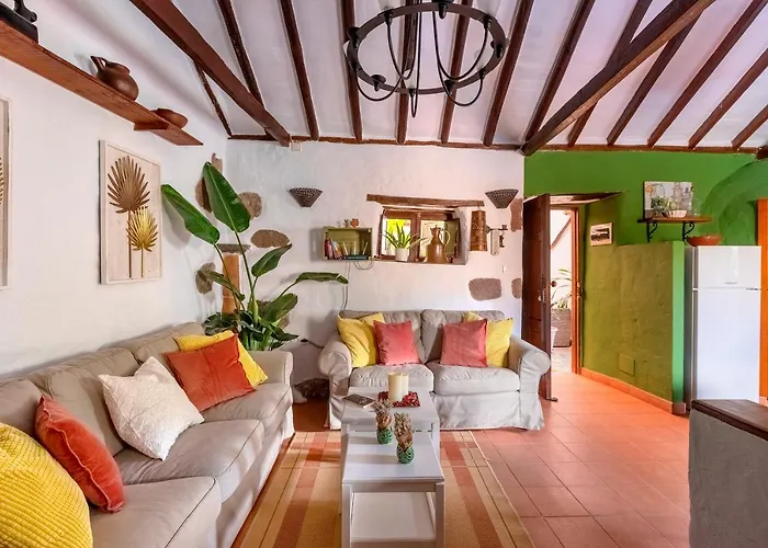 Casas De La Rueda - El Patio