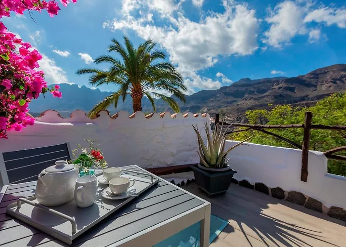 Casas De La Rueda - El Patio *