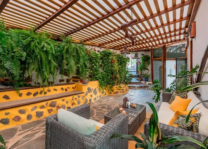 Casas De La Rueda - El Patio