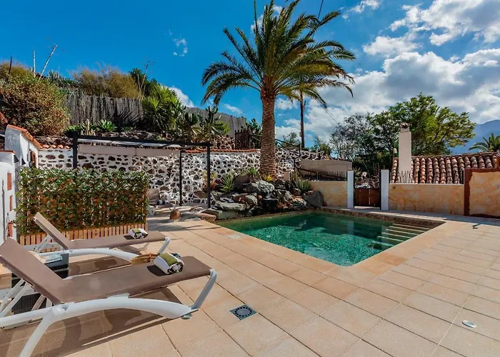 Casas De La Rueda - El Patio *