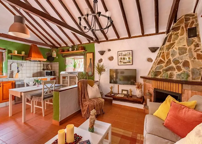 Casas De La Rueda - El Patio * Santa Lucía