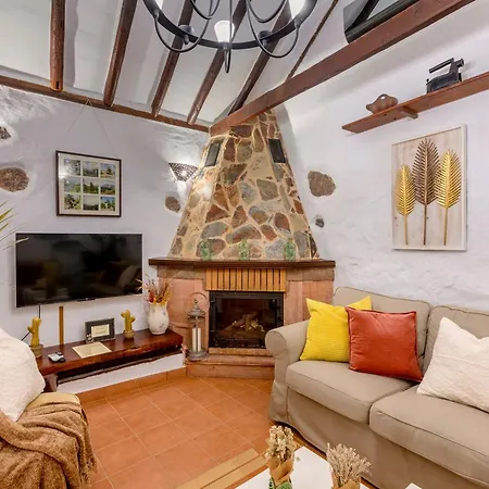 Casas De La Rueda - El Patio * Santa Lucía